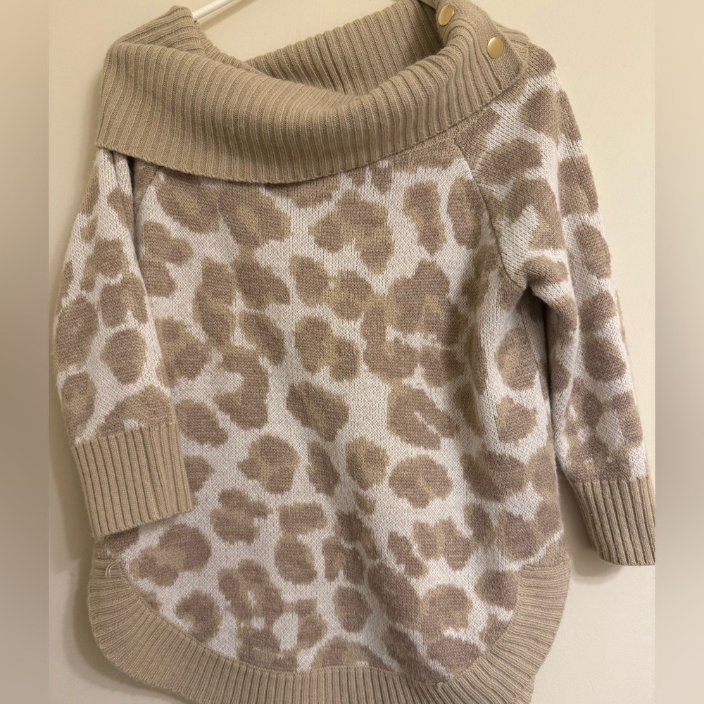 89th + Madison Women Tan‎ Leopard Print Cowl Neck Sweater Gold Buttons Size M